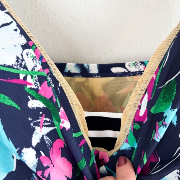 NWT Swimsuits For All Floral Twist Front Plunge Neck One Piece Sz 20 - Picture 4 of 12